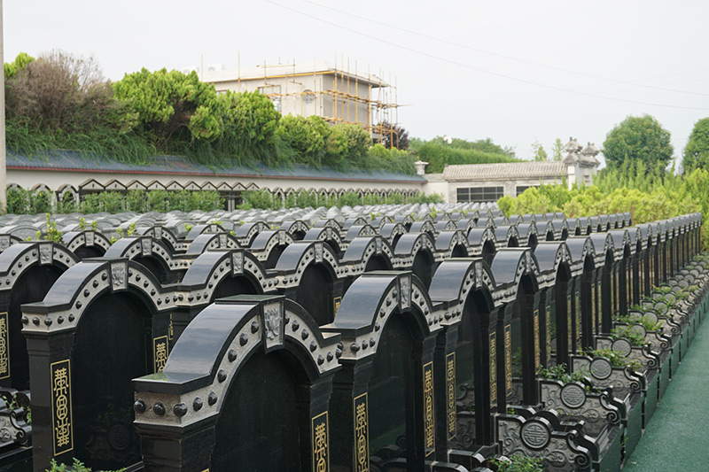 墓区立碑展示